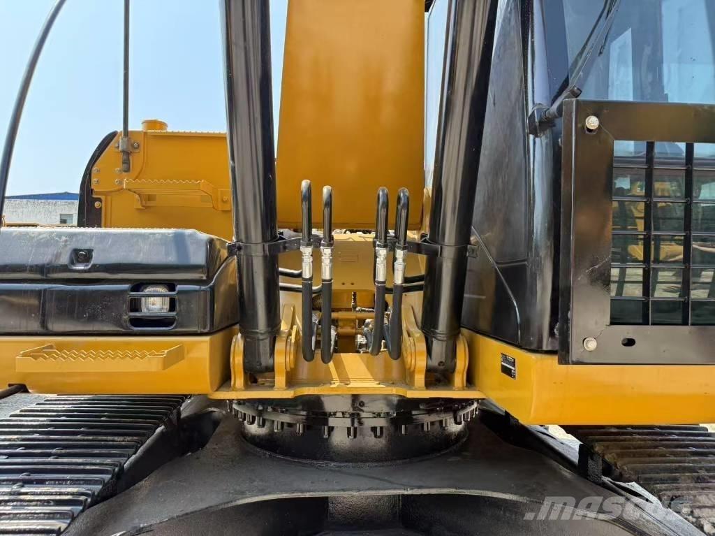 CAT cat320d Roomikekskavaatorid