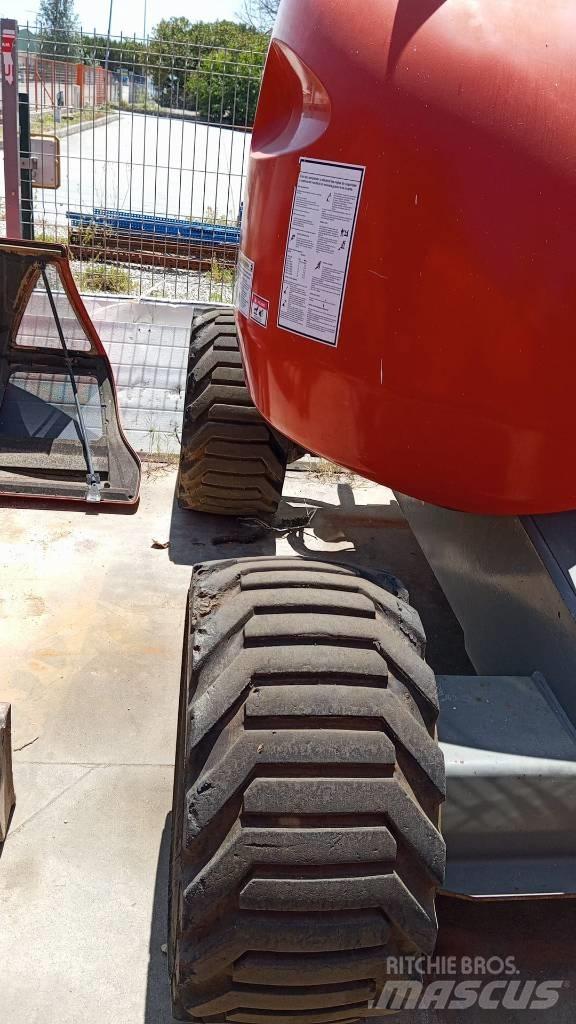 JLG 450 AJS II Iseliikuvad poomtõstukid