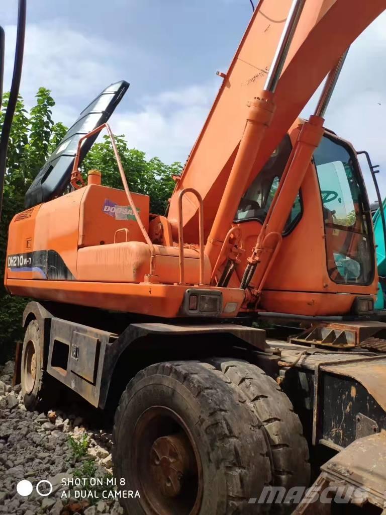 Doosan DH210W-7 Ratasekskavaatorid