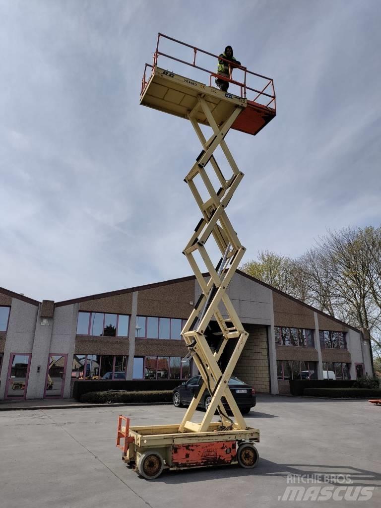 JLG 2646 E 3 Käärtõstukid