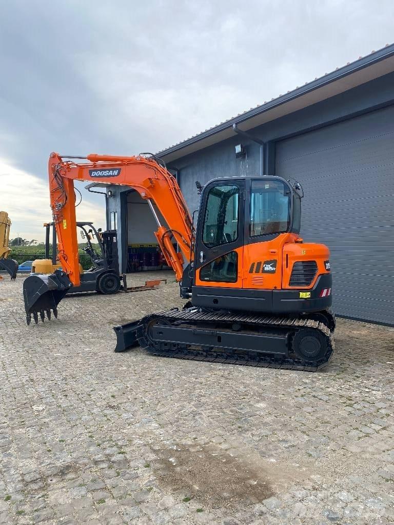 Doosan DX 85 R-3 Väikeekskavaatorid 7t-12t