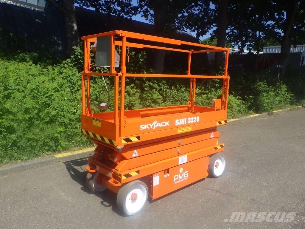 SkyJack SJ3220 Käärtõstukid