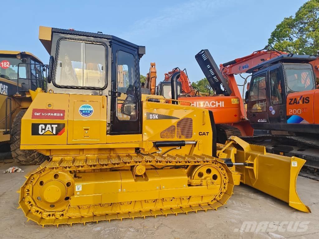 CAT D 5 K Buldooserid