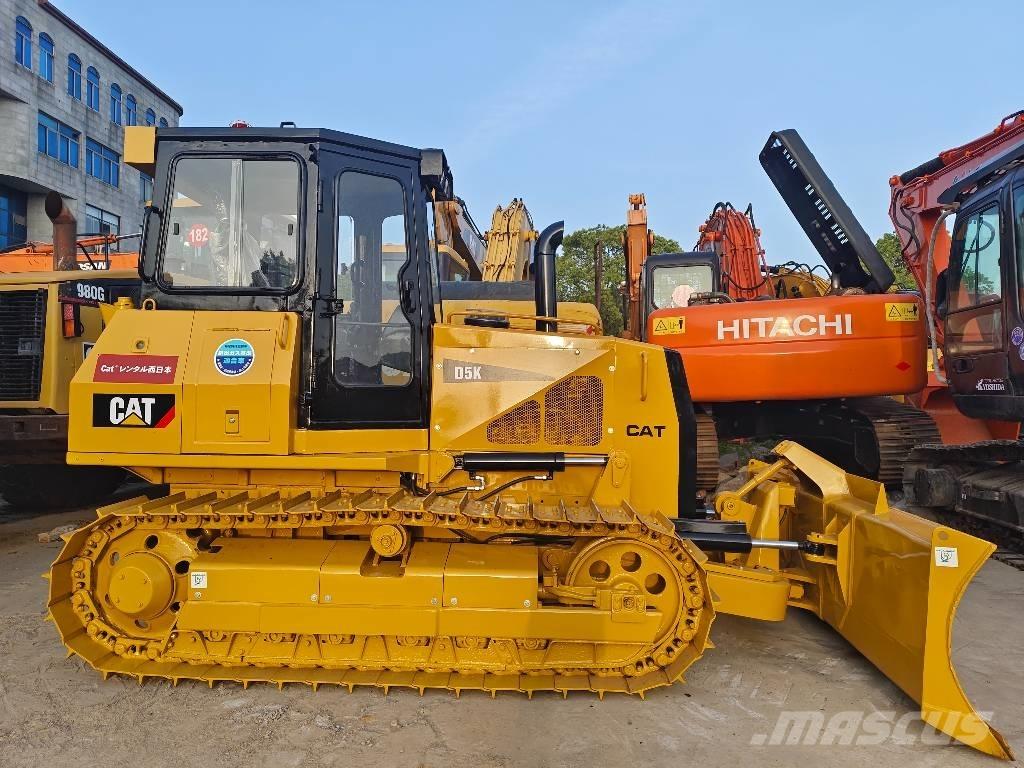 CAT D 5 K Buldooserid