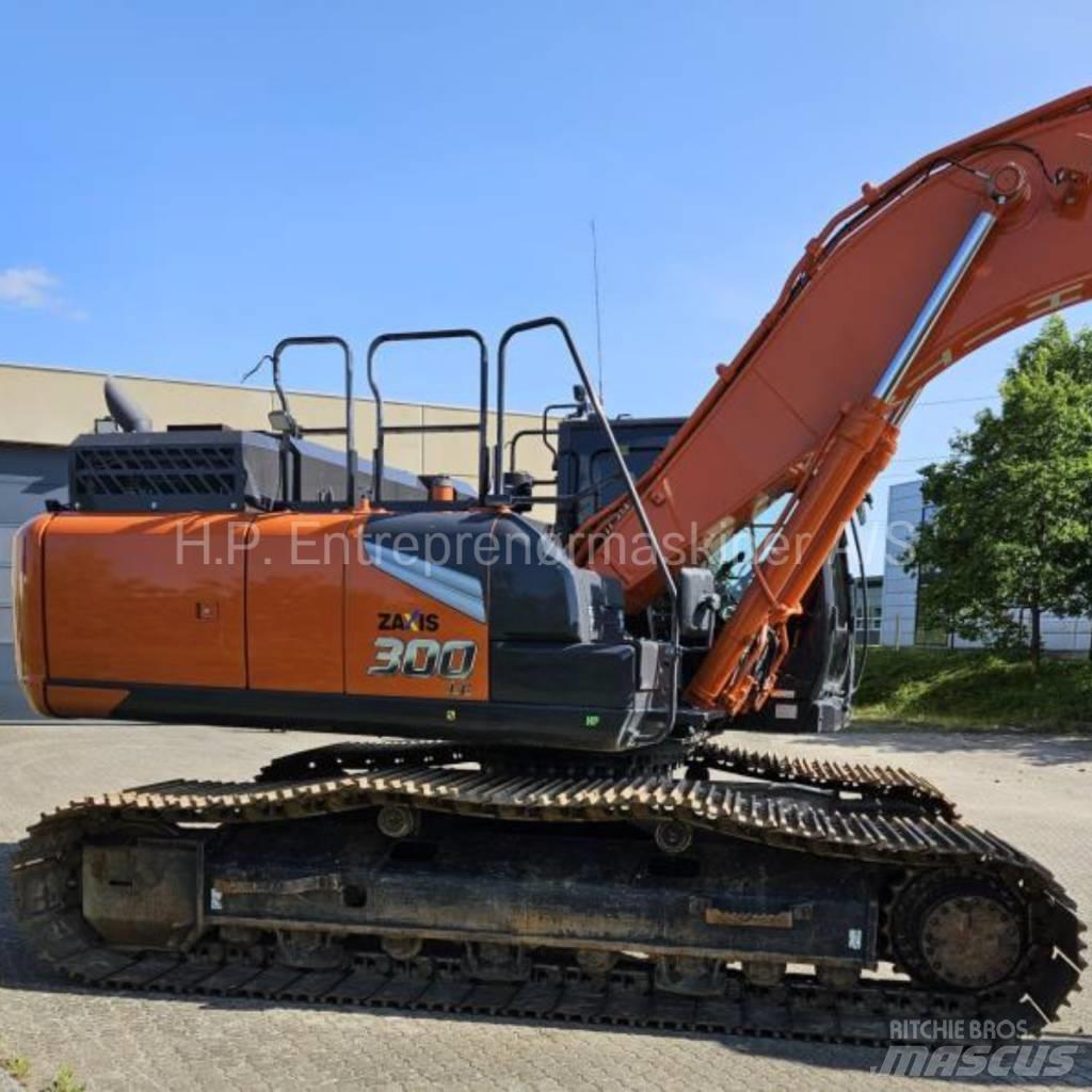 Hitachi ZX300LC-7 Roomikekskavaatorid