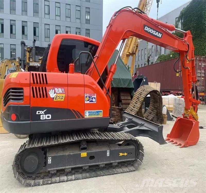 Doosan DX80 Väikeekskavaatorid 7t-12t