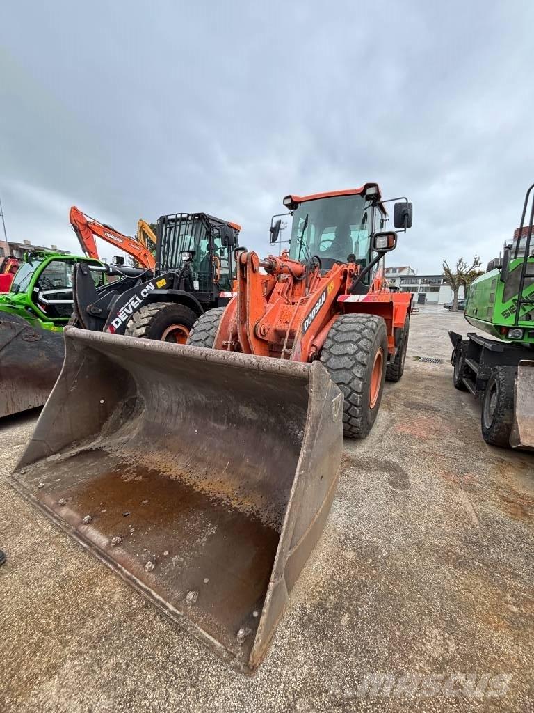 Doosan DL 250 Rataslaadurid