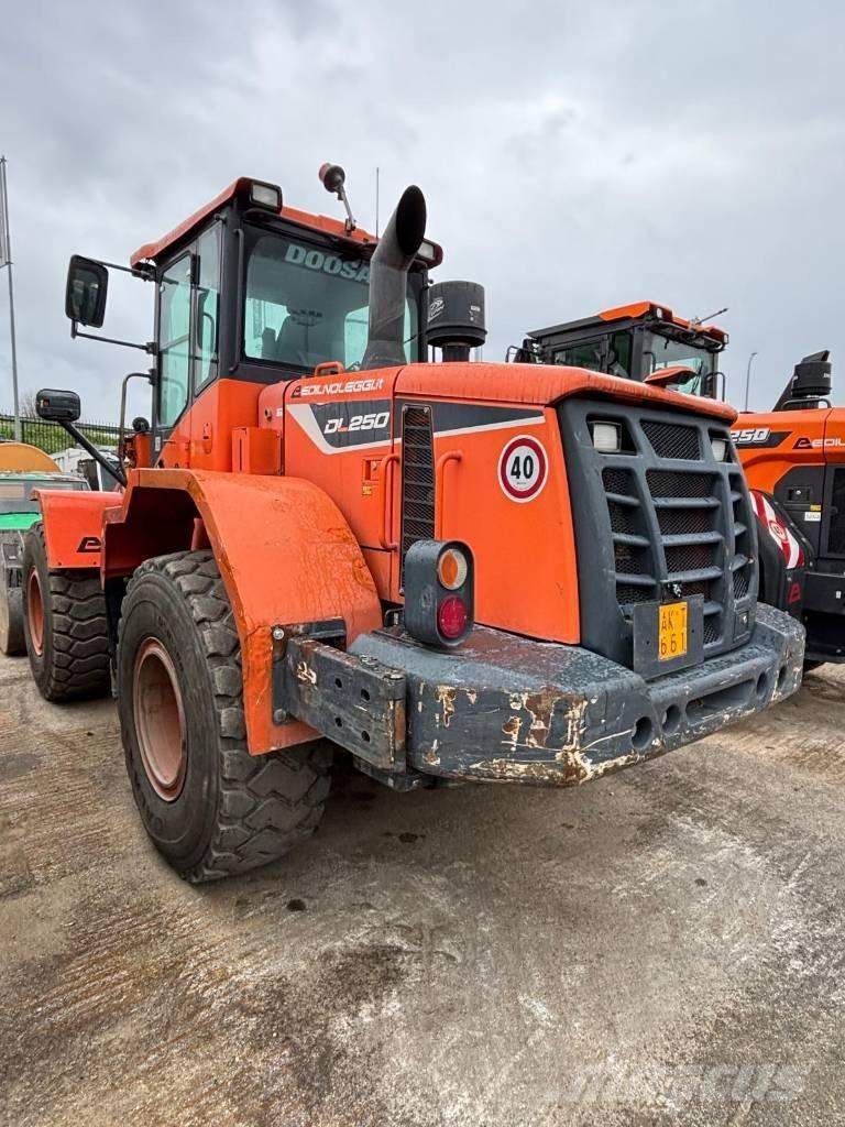 Doosan DL 250 Rataslaadurid