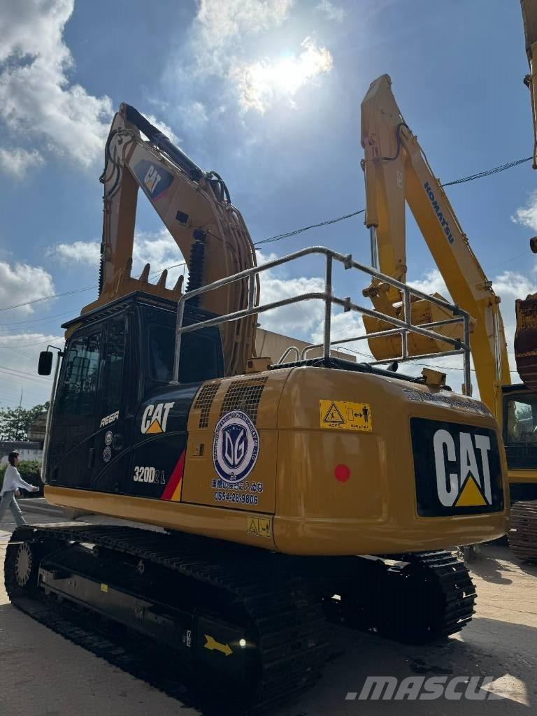 CAT CAT320D Roomikekskavaatorid
