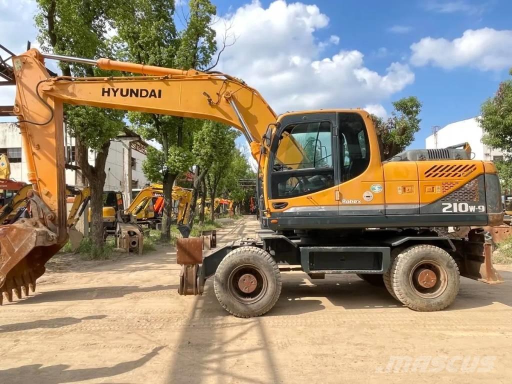 Hyundai R210W-9 Ratasekskavaatorid