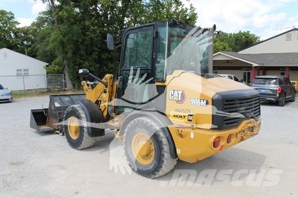 CAT 906M Rataslaadurid