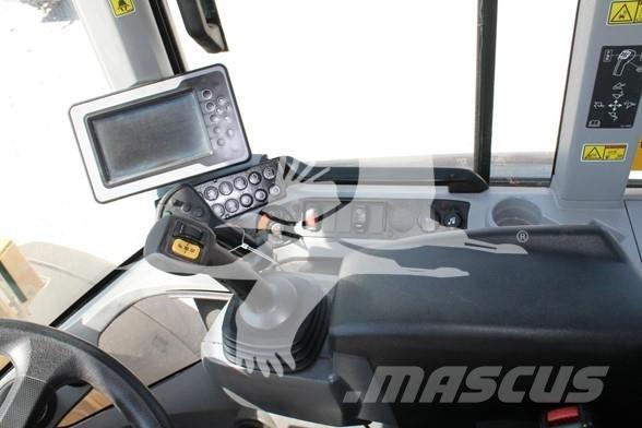 CAT 938M Rataslaadurid