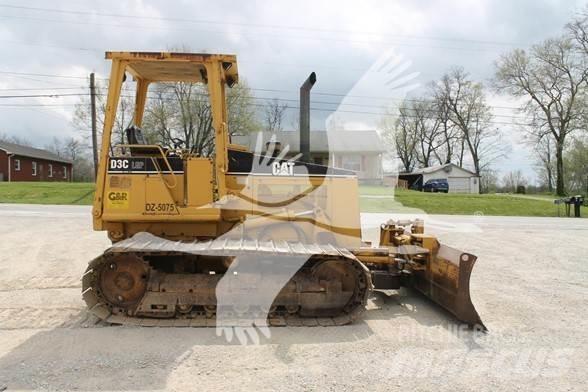 CAT D3C III Buldooserid