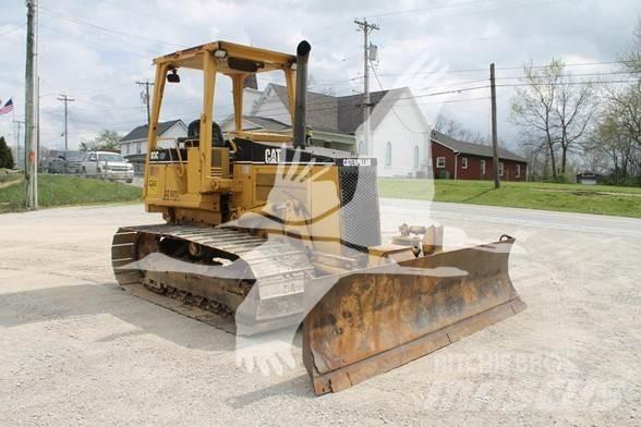 CAT D3C III Buldooserid