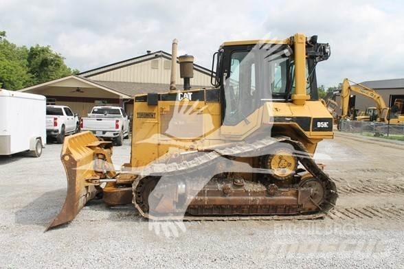 CAT D5M XL Buldooserid
