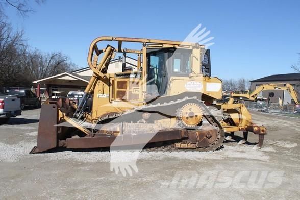 CAT D6T XL Buldooserid