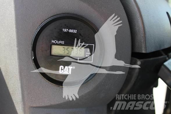 CAT IT14G Rataslaadurid