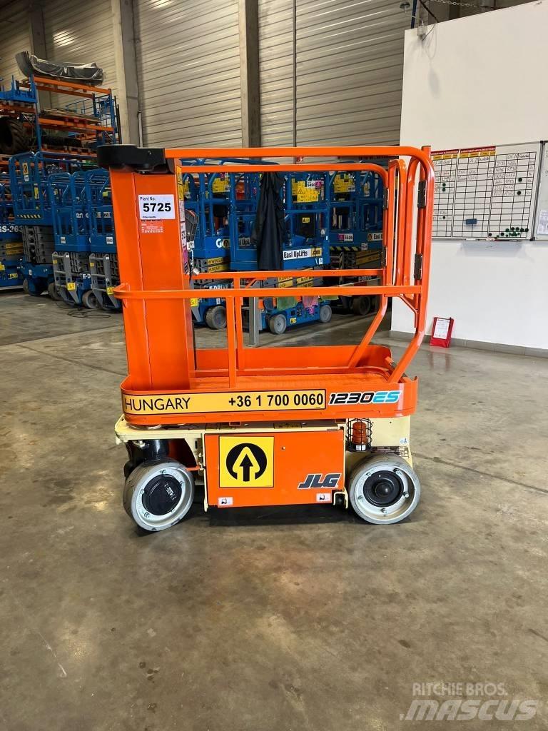 JLG 1230 ES Vertikaalsed mast tõstukid