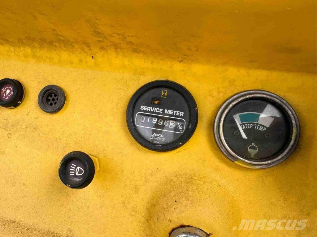 Komatsu D 21 P-5 Buldooserid