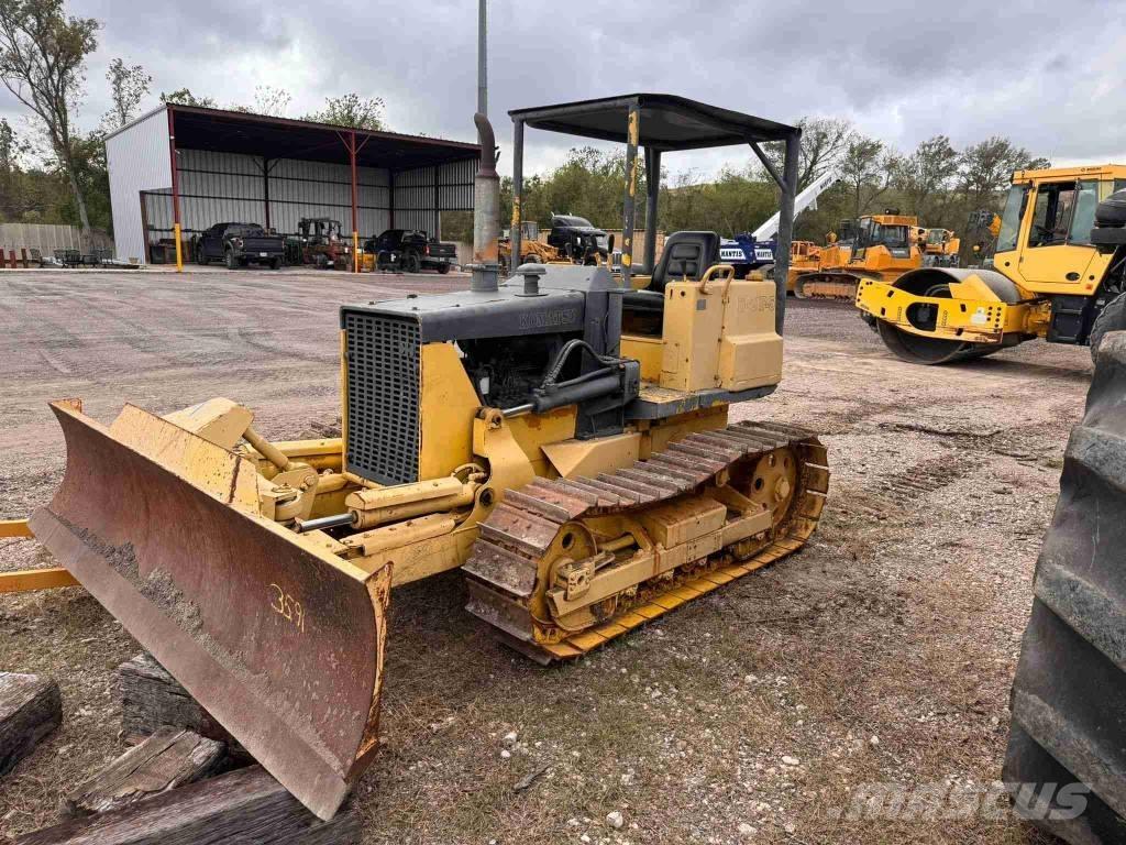 Komatsu D 21 P-5 Buldooserid