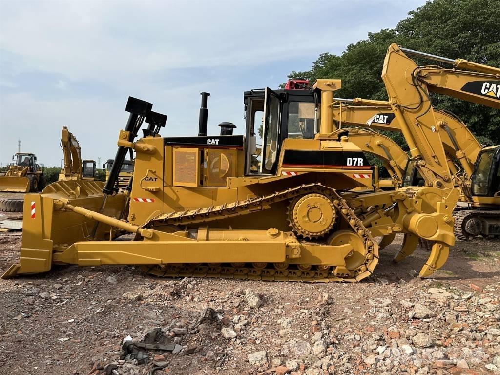 CAT D 7 R Buldooserid