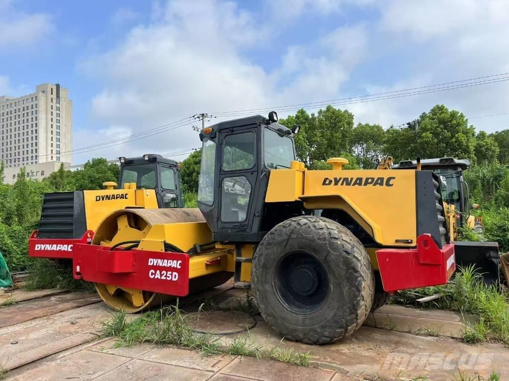 Dynapac CA 25 D Ühe trumliga rullid