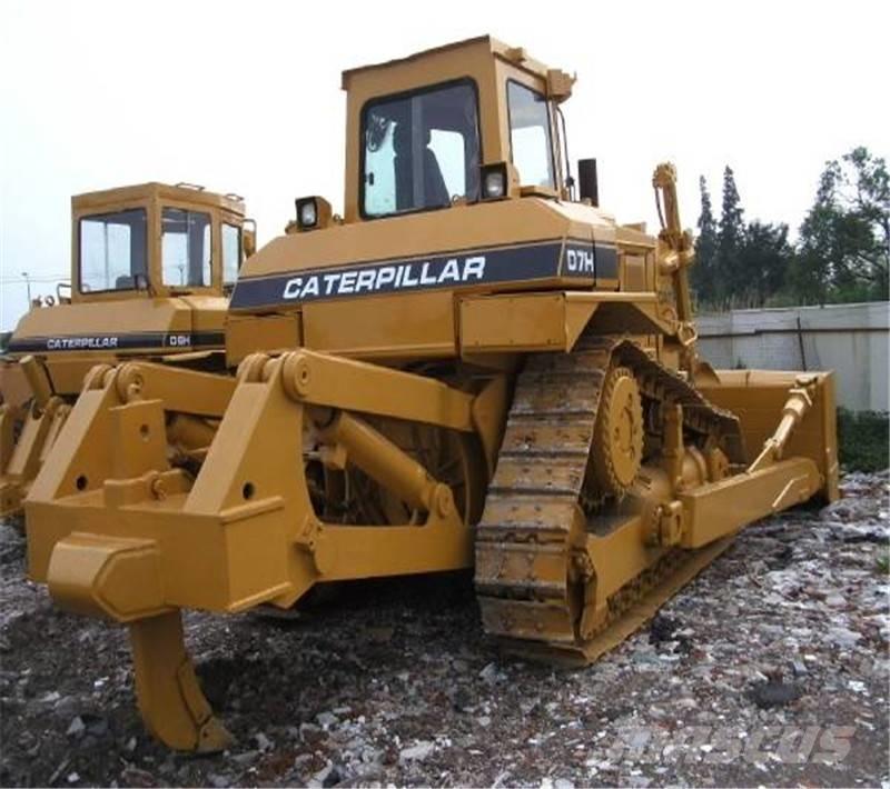 CAT D 7 H Buldooserid