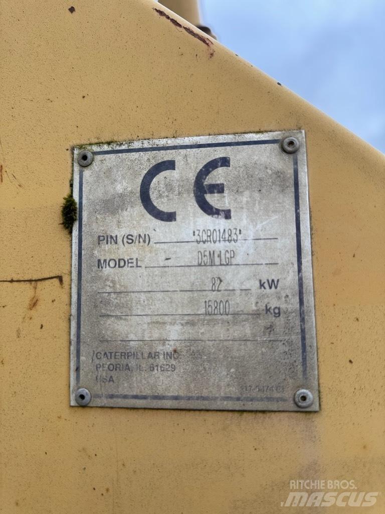 CAT D 5 M LGP Buldooserid