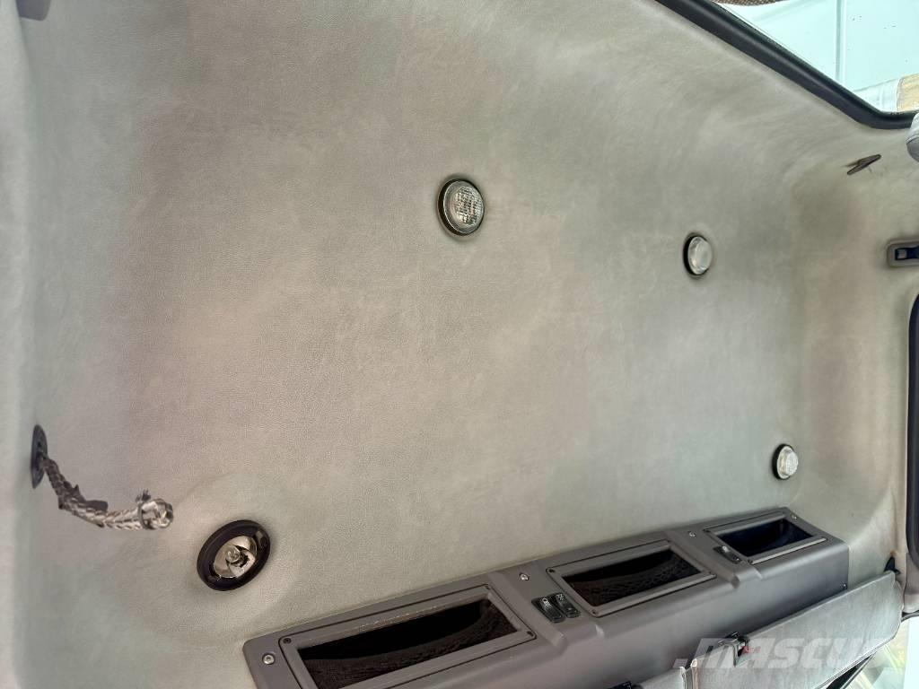 Mack CHU 613 Sadulveokid