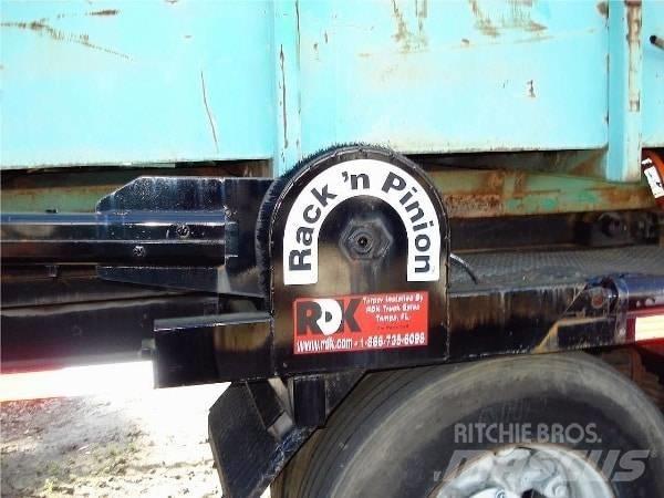 Mack RD 686 S Prügiautod