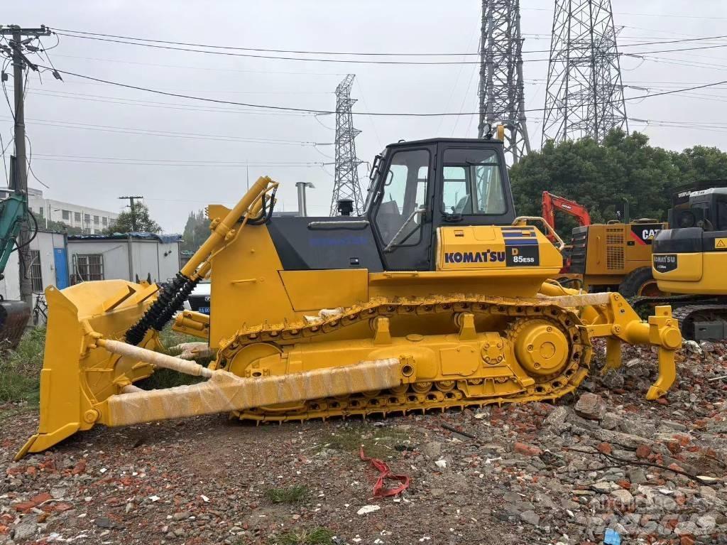 Komatsu D 85 E-12 Buldooserid