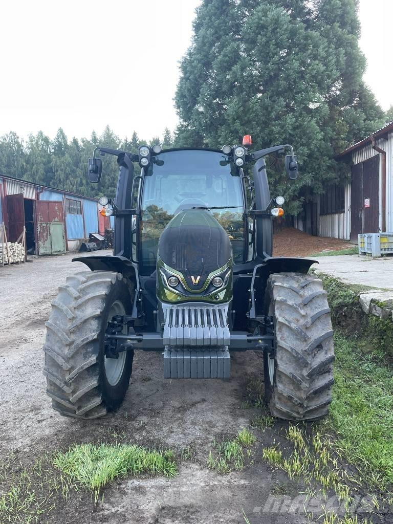 Valtra G 135 Traktorid