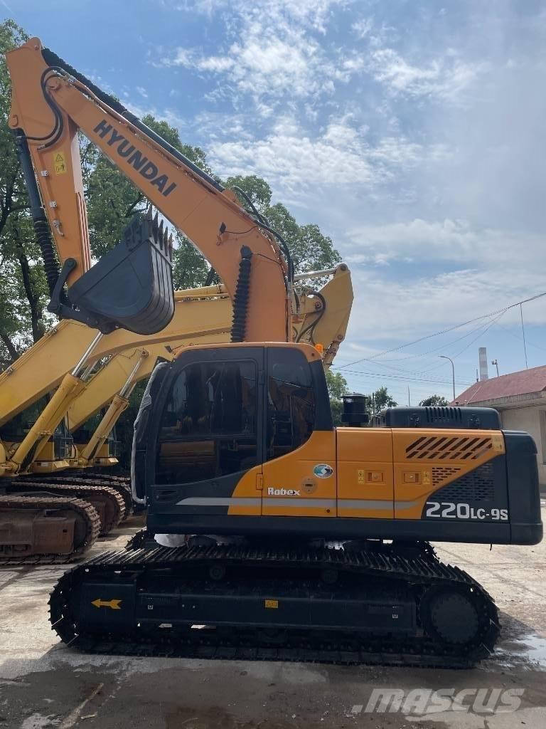 Hyundai 220LC-9S Roomikekskavaatorid