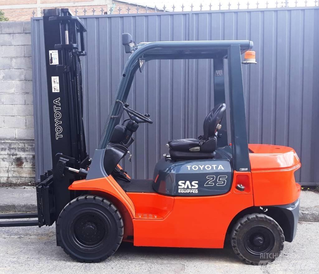 Toyota 02 7 FDF 25 Diiseltõstukid