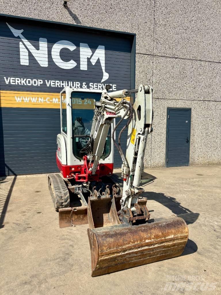 Takeuchi TB 225 Miniekskavaatorid < 7 t