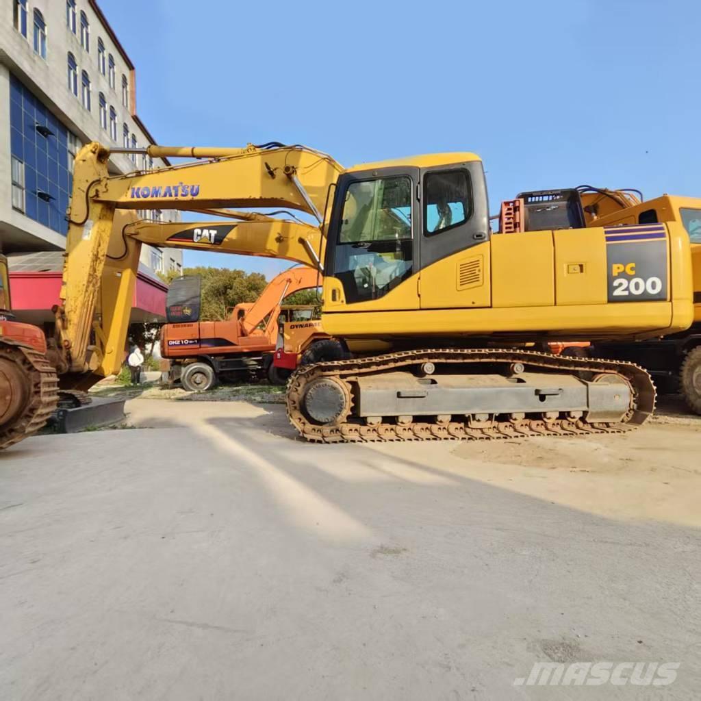 Komatsu PC 200-7 Roomikekskavaatorid