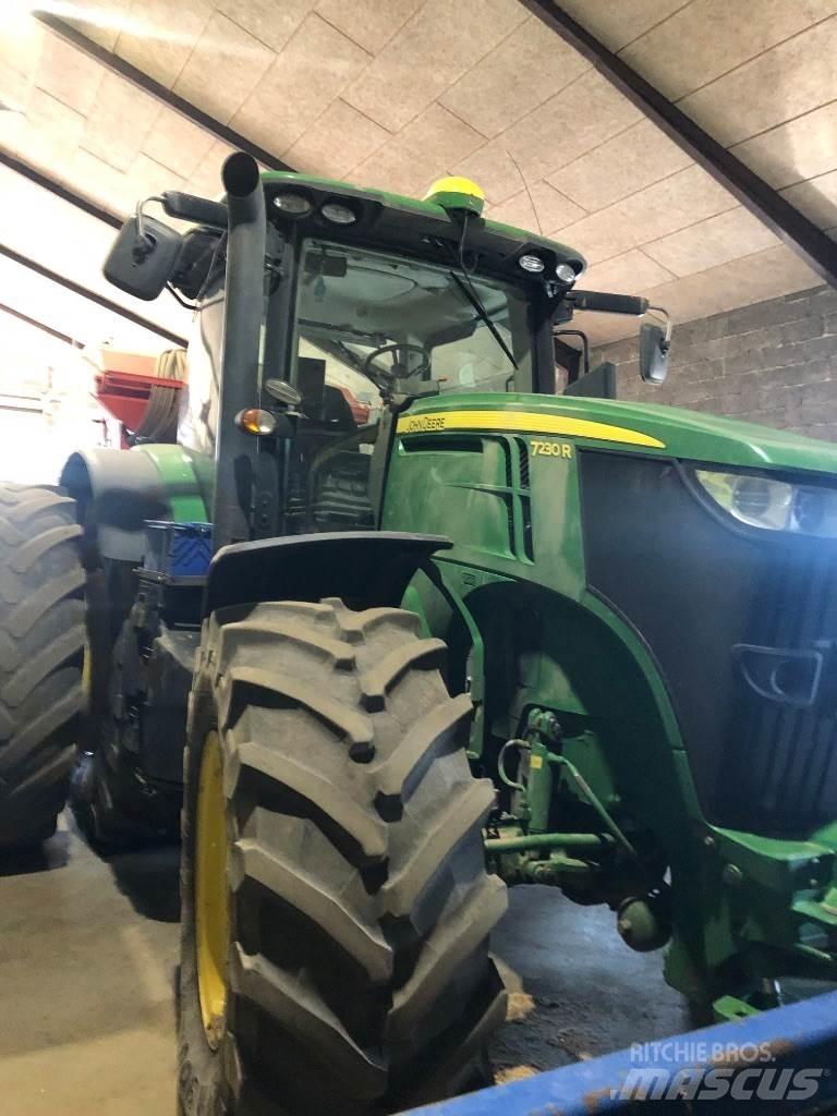 John Deere 7230 R Traktorid
