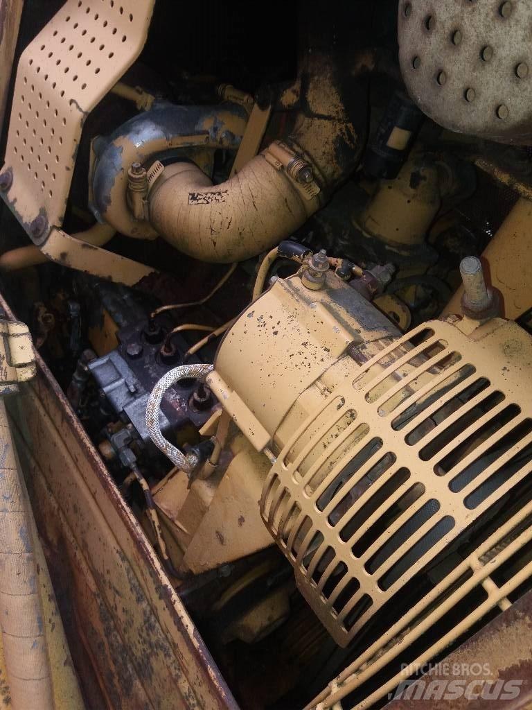 CAT D 4 H Buldooserid