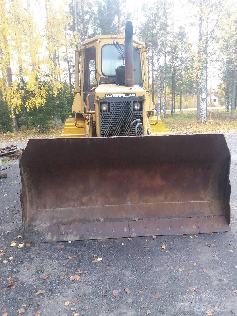 CAT D 4 H Buldooserid