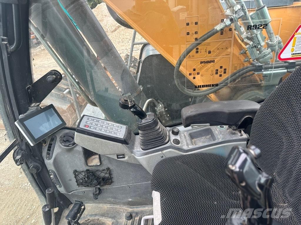 Liebherr R 922 Roomikekskavaatorid