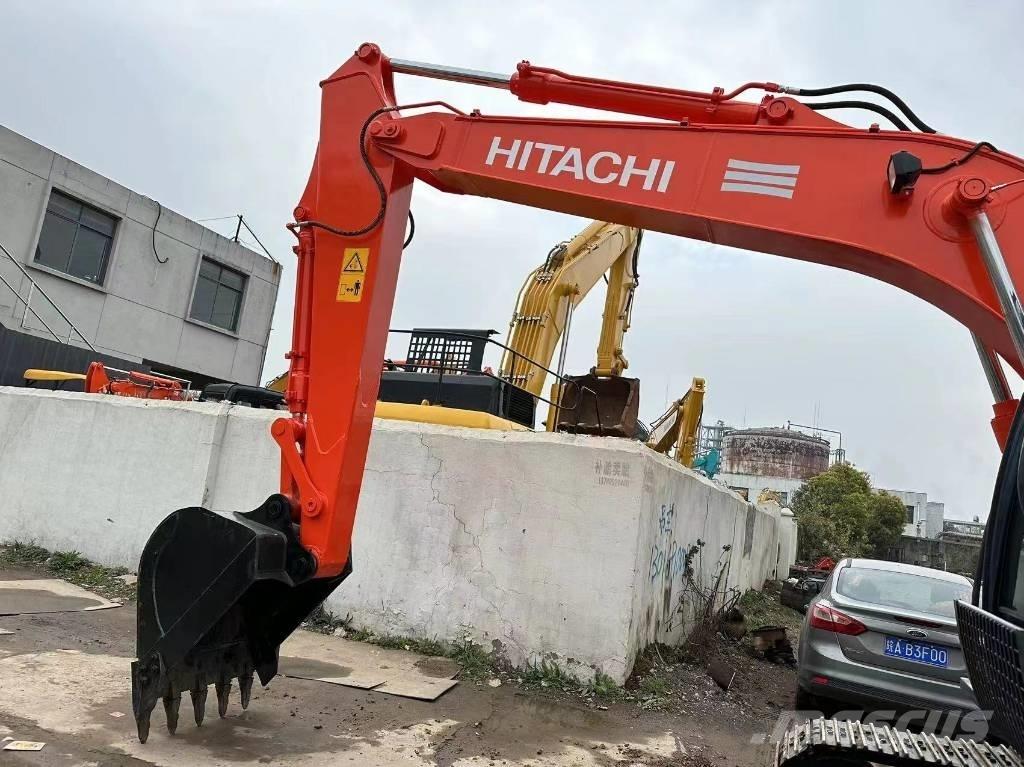 Hitachi EX 120-3 Roomikekskavaatorid