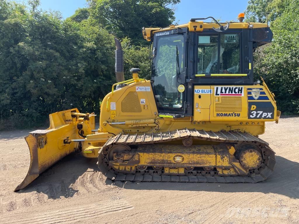 Komatsu D 37 PX-24 Buldooserid