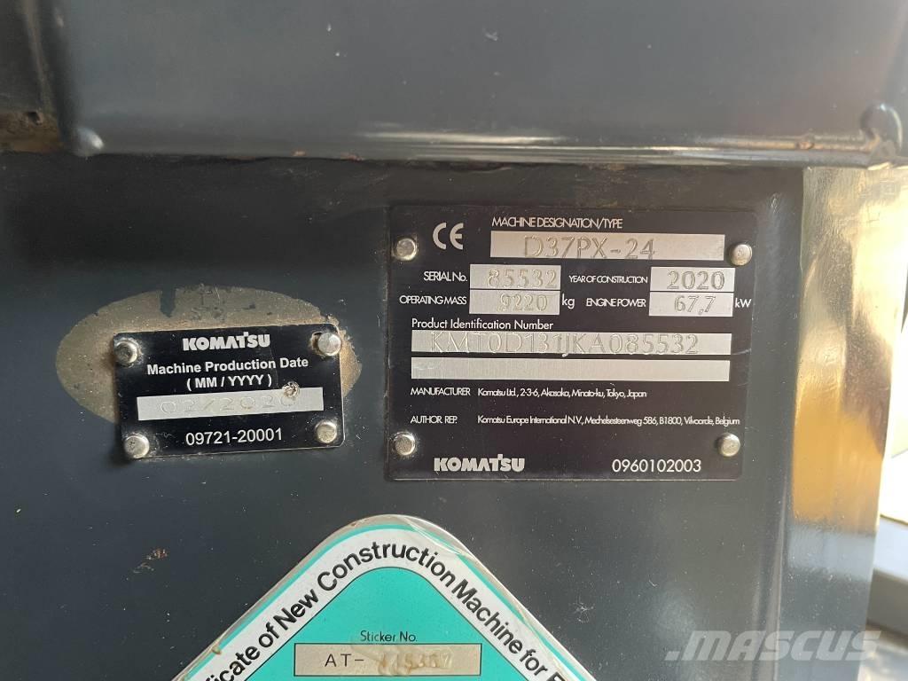 Komatsu D 37 PX-24 Buldooserid