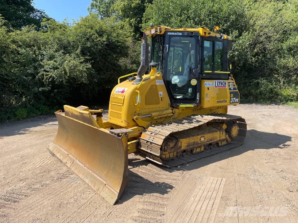 Komatsu D 37 PX-24 Buldooserid