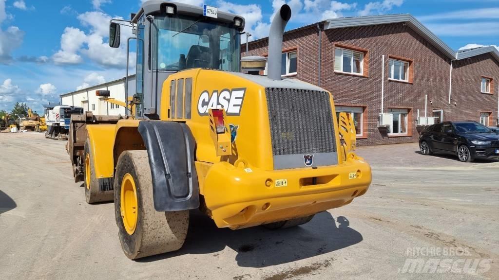 CASE 721 F Rataslaadurid
