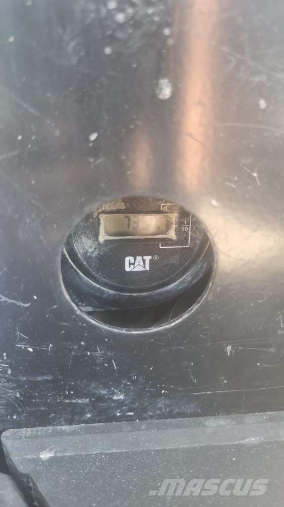 CAT 305.5 Miniekskavaatorid < 7 t