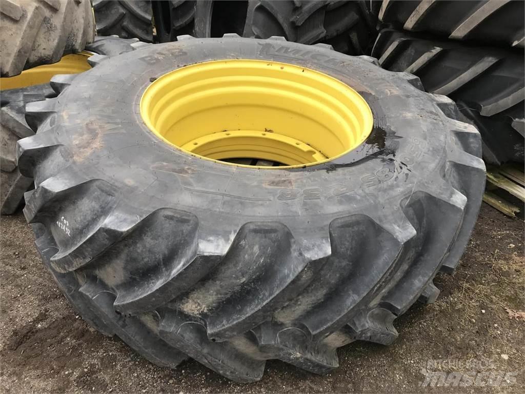 Michelin 650/85R38 Rehvid, rattad ja veljed