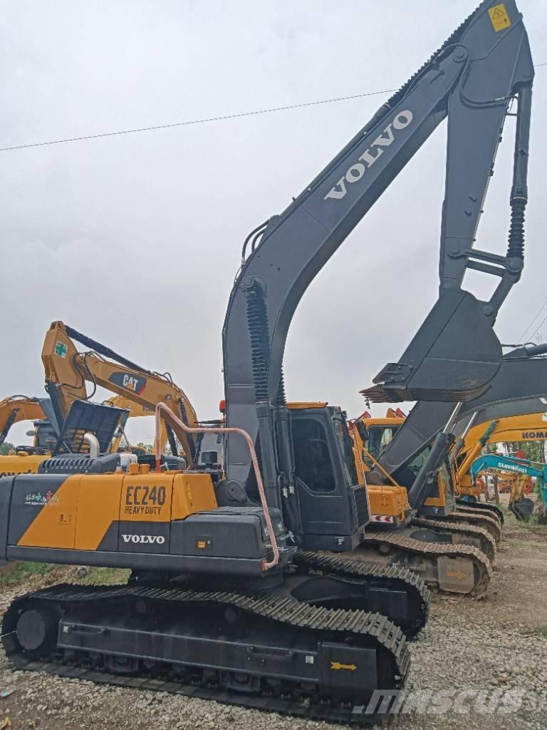 Volvo EC 240 Roomikekskavaatorid
