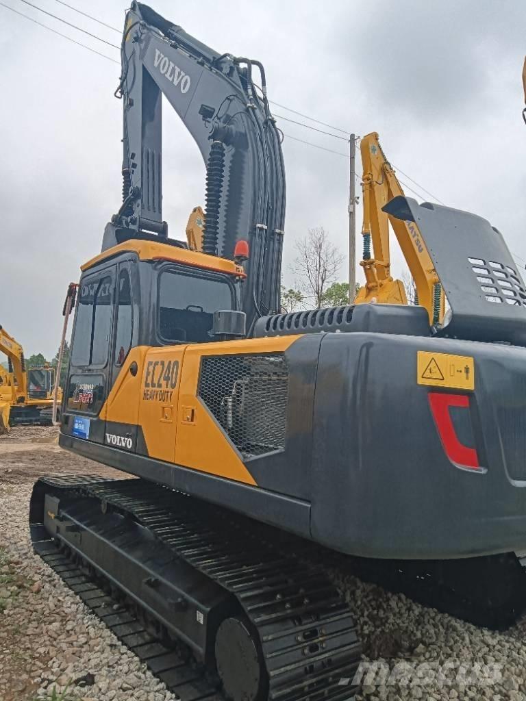 Volvo EC 240 Roomikekskavaatorid