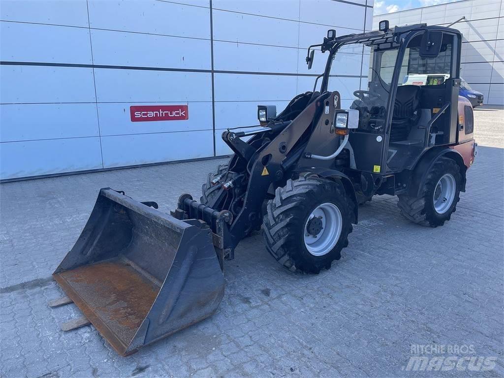 Weidemann 2070 Mitmeotstarbelised laadurid
